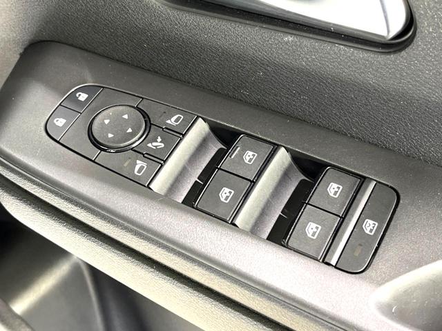 セレナ ハイウェイスターＶ　禁煙車　純正１２．３型ナビ　全周囲カメラ　両側ハンズフリーパワースライドドア　プロパイロット　ブラック２トーンルーフ　ＥＴＣ　レーンキープアシスト　オートハイビーム　リアオートエアコン　オートライト（25枚目）