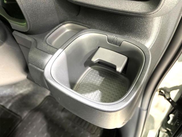 シエンタ Ｚ　純正９インチＤＡ　両側電動スライドドア　全周囲カメラ　衝突被害軽減システム　レーダークルーズ　コーナーセンサー　ＬＥＤヘッド　ＥＴＣ２．０　オートハイビーム　車線逸脱警報　オートライト　オートエアコン（30枚目）