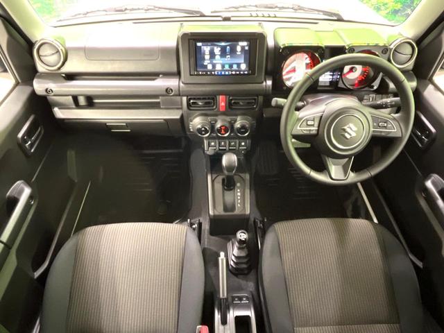 ジムニー ＸＣ　禁煙車　アルパイン製ナビ　衝突軽減装置　ドライブレコーダー　シートヒーター　ＵＳＢポート　クルーズコントロール　背面タイヤカバー　フォグランプ　ダウンヒルアシスト　ドラミラーヒーター　オートライト（2枚目）