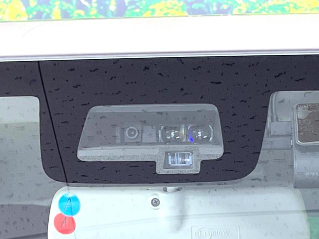 ジムニー ＸＣ　禁煙車　アルパイン製ナビ　衝突軽減装置　ドライブレコーダー　シートヒーター　ＵＳＢポート　クルーズコントロール　背面タイヤカバー　フォグランプ　ダウンヒルアシスト　ドラミラーヒーター　オートライト（4枚目）