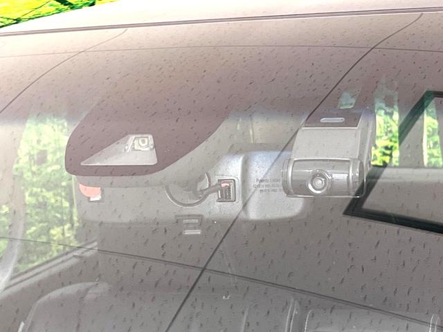 オデッセイハイブリッド ハイブリッドアブソルート・ＥＸホンダセンシング　純正ナビ９インチ　両側電動スライドドア　後席モニター　全周囲カメラ　衝突被害軽減システム　レーダークルーズ　レザーシート　ドラレコ　コーナーセンサー　ＬＥＤヘッド　ＥＴＣ２．０　純正１７インチアルミ（3枚目）