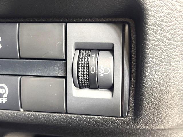 デリカミニ Ｔ　プレミアム　届出済未使用車　両側電動ドア　全周囲カメラ　衝突軽減　ハーフレザーシート　コーナーセンサー　スマートキー　ＬＥＤヘッド　純正１５インチアルミ　車線逸脱警報　オートライト　オートエアコン（42枚目）