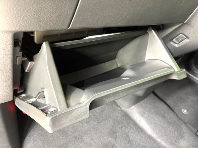 デリカミニ Ｔ　プレミアム　届出済未使用車　両側電動ドア　全周囲カメラ　衝突軽減　ハーフレザーシート　コーナーセンサー　スマートキー　ＬＥＤヘッド　純正１５インチアルミ　車線逸脱警報　オートライト　オートエアコン（50枚目）