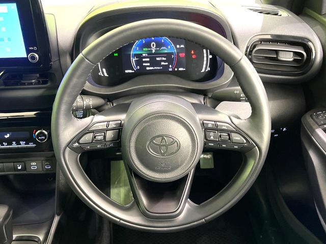 ヤリスクロス Ｚ　純正８型ディスプレイオーディオ　全周囲カメラ　衝突軽減　禁煙車　レーダークルーズ　ドラレコ　ＥＴＣ　ブラインドスポットモニター　ＬＥＤヘッドライト　オートライト　前席シートヒーター（8枚目）