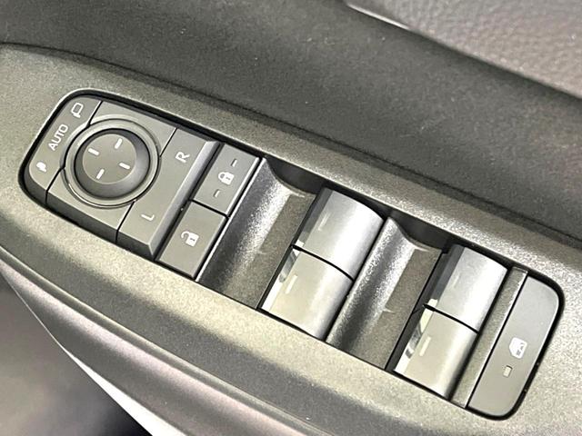 ヤリスクロス Ｚ　純正８型ディスプレイオーディオ　全周囲カメラ　衝突軽減　禁煙車　レーダークルーズ　ドラレコ　ＥＴＣ　ブラインドスポットモニター　ＬＥＤヘッドライト　オートライト　前席シートヒーター（42枚目）