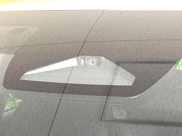 ヤリスクロス Ｘ　ＳＤナビ　バックカメラ　衝突被害軽減システム　レーダークルーズ　禁煙車　ドラレコ　コーナーセンサー　スマートキー　ＥＴＣ　オートハイビーム　車線逸脱警報　オートライト　Ｂｌｕｅｔｏｏｔｈ　フルセグ（3枚目）