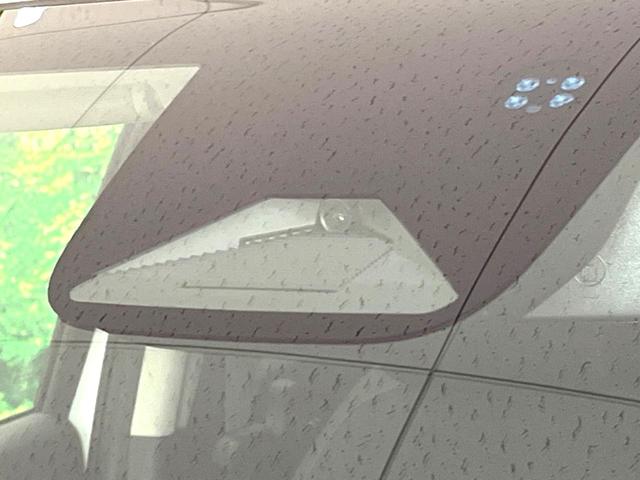 ヴェゼル ｅ：ＨＥＶ　Ｚ　登録済未使用車　純正９インチナビ　全周囲カメラ　衝突軽減　レーダークルーズ　ＥＴＣ　ＬＥＤヘッド　オートライト　オートエアコン　電動リアゲート　前席シートヒーター　コーナーセンサー　電動パーキング（5枚目）