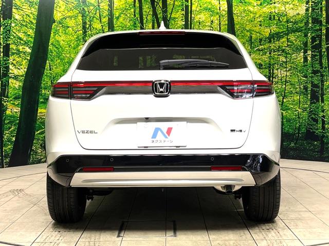 ヴェゼル ｅ：ＨＥＶ　Ｚ　登録済未使用車　純正９インチナビ　全周囲カメラ　衝突軽減　レーダークルーズ　ＥＴＣ　ＬＥＤヘッド　オートライト　オートエアコン　電動リアゲート　前席シートヒーター　コーナーセンサー　電動パーキング（15枚目）