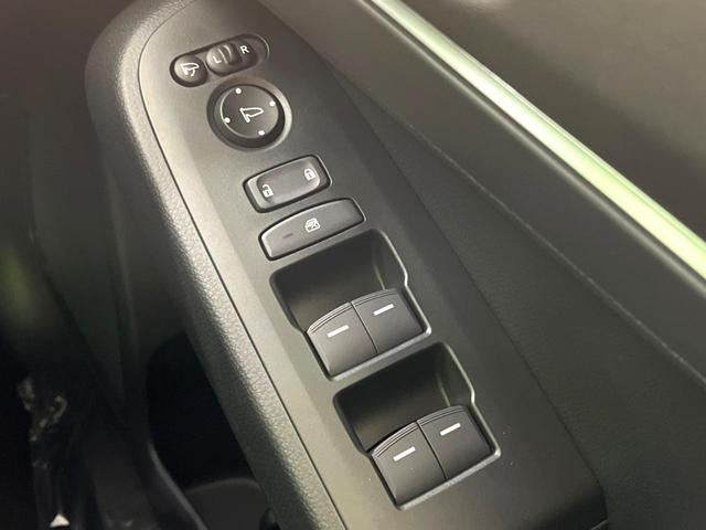 ヴェゼル ｅ：ＨＥＶ　Ｚ　登録済未使用車　純正９インチナビ　全周囲カメラ　衝突軽減　レーダークルーズ　ＥＴＣ　ＬＥＤヘッド　オートライト　オートエアコン　電動リアゲート　前席シートヒーター　コーナーセンサー　電動パーキング（38枚目）