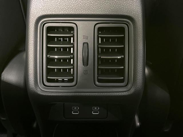 ヴェゼル ｅ：ＨＥＶ　Ｚ　登録済未使用車　純正９インチナビ　全周囲カメラ　衝突軽減　レーダークルーズ　ＥＴＣ　ＬＥＤヘッド　オートライト　オートエアコン　電動リアゲート　前席シートヒーター　コーナーセンサー　電動パーキング（40枚目）