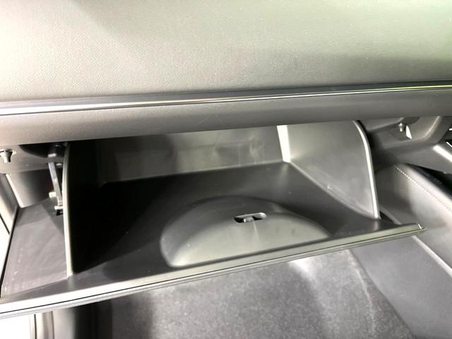 ヴェゼル ｅ：ＨＥＶ　Ｚ　登録済未使用車　純正９インチナビ　全周囲カメラ　衝突軽減　レーダークルーズ　ＥＴＣ　ＬＥＤヘッド　オートライト　オートエアコン　電動リアゲート　前席シートヒーター　コーナーセンサー　電動パーキング（50枚目）