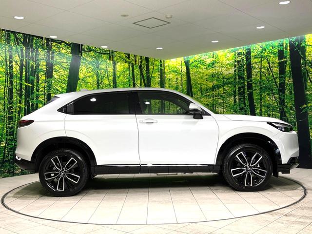 ヴェゼル ｅ：ＨＥＶ　Ｚ　登録済未使用車　純正９インチナビ　全周囲カメラ　衝突軽減　レーダークルーズ　ＥＴＣ　ＬＥＤヘッド　オートライト　オートエアコン　電動リアゲート　前席シートヒーター　コーナーセンサー　電動パーキング（60枚目）