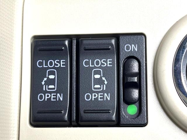 ムーヴキャンバス Ｘリミテッドメイクアップ　ＳＡＩＩ　純正９型ナビ　バックカメラ　両側電動スライドドア　衝突軽減　禁煙車　スマートキー　ＬＥＤヘッド　オートライト　オートエアコン　ＣＤ　ＤＶＤ再生　フルセグ　ＬＥＤフォグ　アイドリングストップ（3枚目）