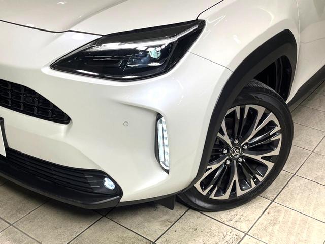 ヤリスクロス ハイブリッドＺ　純正８型ディスプレイオーディオ　全周囲カメラ　ｂｌｕｅｔｏｔｏｔｈ　フルセグ　前席シートヒーター　レーダークルーズコントロール　ＥＴＣ２．０　ＬＥＤヘッド　ＬＥＤフォグ　パワーバックドア（12枚目）