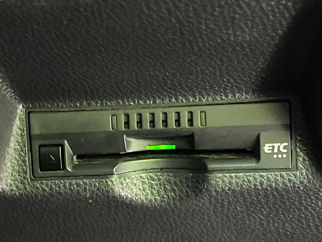 ヤリスクロス G 禁煙車 純正ナビ付ディスプレイオーディオ 全周囲カメラ 衝突軽減装置 レーダークルーズコントロール ブレーキオートホールド クリアランスソナー ビルトインETC 革巻きステアリング LEDヘッドライト(6枚目)