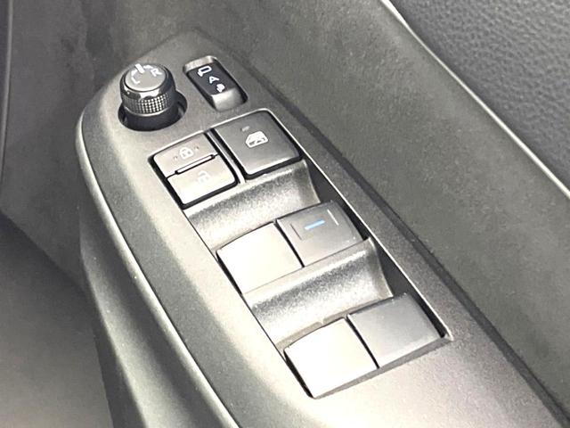 ヤリスクロス G 禁煙車 純正ナビ付ディスプレイオーディオ 全周囲カメラ 衝突軽減装置 レーダークルーズコントロール ブレーキオートホールド クリアランスソナー ビルトインETC 革巻きステアリング LEDヘッドライト(40枚目)