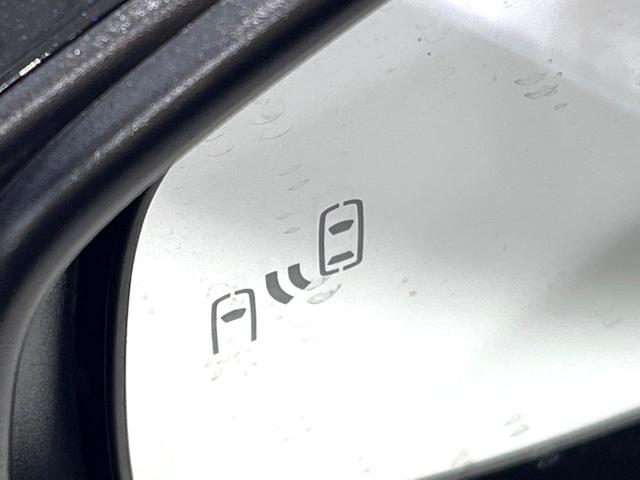 プリウス Z 禁煙車 純正12.3型ナビ 全周囲カメラ ブラインドスポットモニター 衝突軽減装置 レーダークルーズコントロール シートベンチレーション パワーバックドア ETC レザー調シート パワーシート(5枚目)