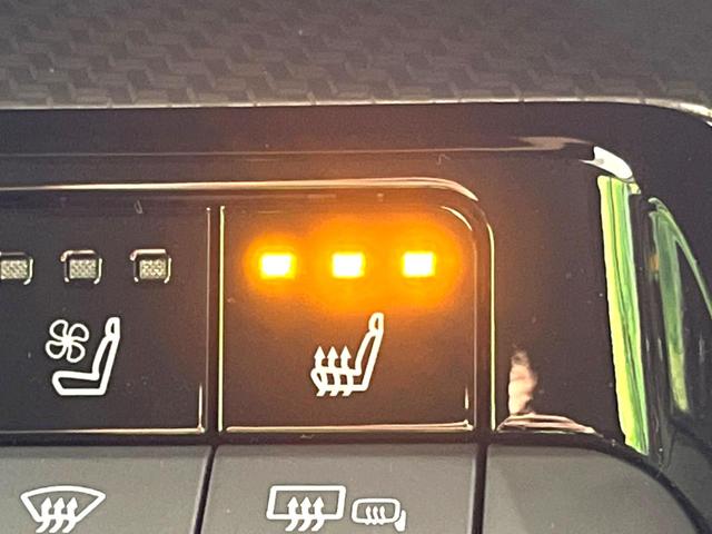 プリウス Z 禁煙車 純正12.3型ナビ 全周囲カメラ ブラインドスポットモニター 衝突軽減装置 レーダークルーズコントロール シートベンチレーション パワーバックドア ETC レザー調シート パワーシート(8枚目)