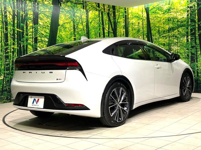 プリウス Z 禁煙車 純正12.3型ナビ 全周囲カメラ ブラインドスポットモニター 衝突軽減装置 レーダークルーズコントロール シートベンチレーション パワーバックドア ETC レザー調シート パワーシート(18枚目)