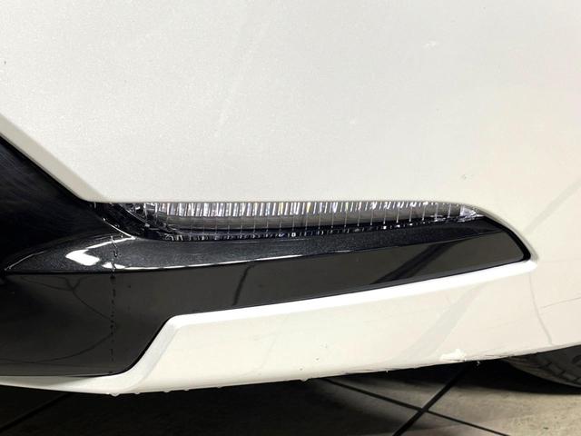 プリウス Z 禁煙車 純正12.3型ナビ 全周囲カメラ ブラインドスポットモニター 衝突軽減装置 レーダークルーズコントロール シートベンチレーション パワーバックドア ETC レザー調シート パワーシート(27枚目)