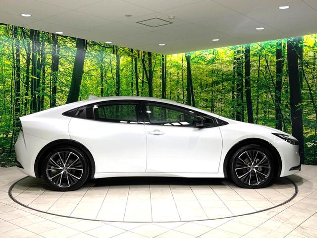 プリウス Z 禁煙車 純正12.3型ナビ 全周囲カメラ ブラインドスポットモニター 衝突軽減装置 レーダークルーズコントロール シートベンチレーション パワーバックドア ETC レザー調シート パワーシート(36枚目)