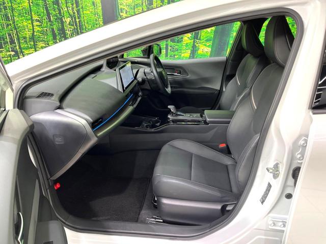 プリウス Z 禁煙車 純正12.3型ナビ 全周囲カメラ ブラインドスポットモニター 衝突軽減装置 レーダークルーズコントロール シートベンチレーション パワーバックドア ETC レザー調シート パワーシート(37枚目)