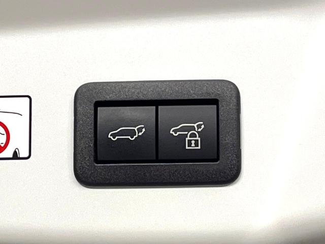 プリウス Z 禁煙車 純正12.3型ナビ 全周囲カメラ ブラインドスポットモニター 衝突軽減装置 レーダークルーズコントロール シートベンチレーション パワーバックドア ETC レザー調シート パワーシート(40枚目)