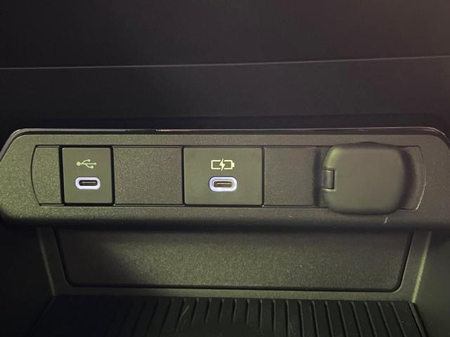 プリウス Z 禁煙車 純正12.3型ナビ 全周囲カメラ ブラインドスポットモニター 衝突軽減装置 レーダークルーズコントロール シートベンチレーション パワーバックドア ETC レザー調シート パワーシート(54枚目)