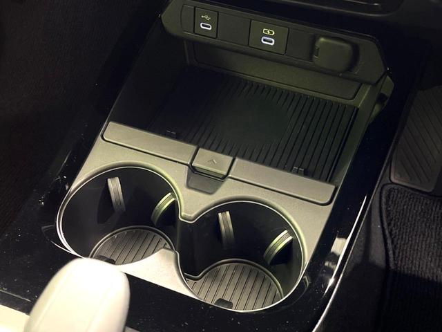 プリウス Z 禁煙車 純正12.3型ナビ 全周囲カメラ ブラインドスポットモニター 衝突軽減装置 レーダークルーズコントロール シートベンチレーション パワーバックドア ETC レザー調シート パワーシート(55枚目)