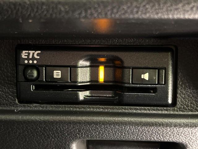 スペーシアカスタム ハイブリッドＸＳターボ　禁煙車　純正９型ナビ　全周囲カメラ　スズキコネクト　両側電動スライドドア　シートヒーター　ステアリングヒーター　ハーフレザー調シート　後席オットマン　ＬＥＤヘッドライト　フォグライト（67枚目）