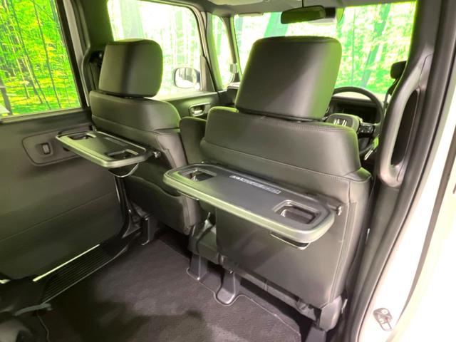 N-BOXカスタム ターボ 禁煙車 純正9型ナビ バックカメラ 衝突軽減装置 アダプティブクルコン パドルシフト シートヒーター シートバックテーブル ハーフレザー調シート 革巻きステアリング LEDヘッドライト(8枚目)