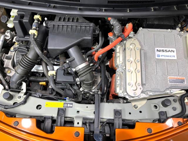 ノート e-パワー メダリスト 禁煙車 純正ナビ 全周囲カメラ デジタルインナーミラー 衝突軽減装置 ドライブレコーダー ETC オートエアコン ハーフレザー調シート LEDヘッドライト フォグランプ シートリフター(19枚目)