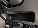 ハイブリッドＸＳ　両側電動ドア　純正８型ナビ　全周囲カメラ　デジタルインナーミラー　衝突被害軽減システム　メッキガーニッシュ　レーダークルーズ　禁煙車　コーナーセンサー　スマートキー　ＬＥＤヘッド　ＥＴＣ（43枚目）
