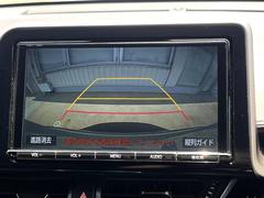 【バックカメラ】駐車時に後方がリアルタイム映像で確認できます。大型商業施設や立体駐車場での駐車時や、夜間のバック時に大活躍！運転スキルに関わらず、今や必須となった装備のひとつです！ 5