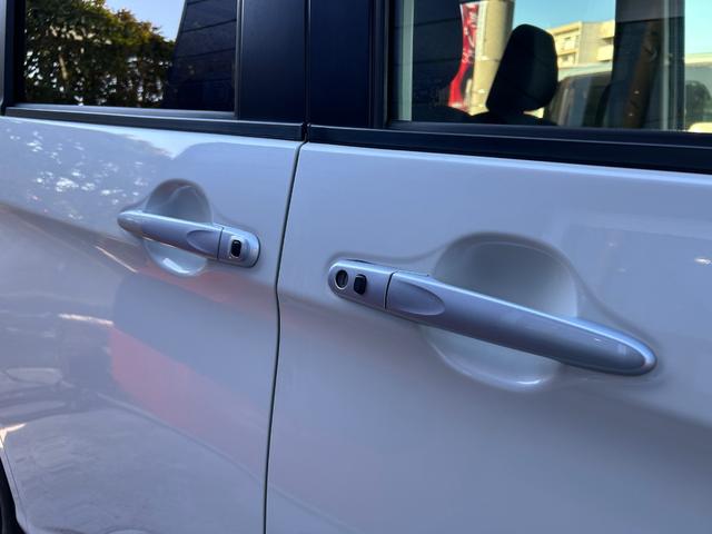 ルーミー G ETC バックカメラ ナビ TV 両側電動スライドドア オートクルーズコントロール オートライト スマートキー アイドリングストップ 電動格納ミラー シートヒーター ウォークスルー CVT(12枚目)