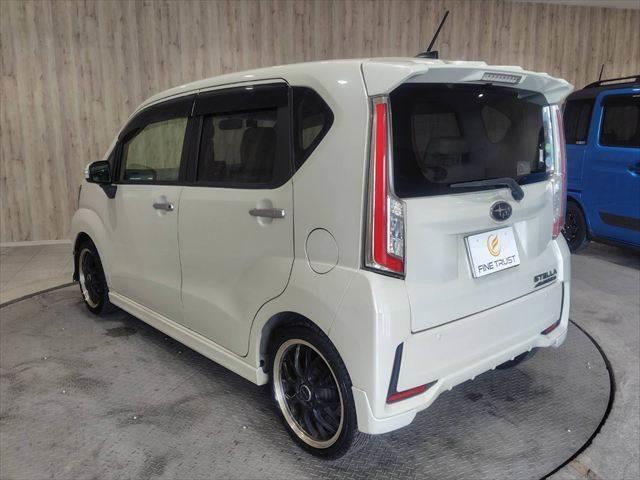 ステラ カスタム　ＲＳ　スマートアシスト　衝突軽減ブレーキ　ＬＥＤヘッドライト　スマートキー　シートヒーター　４ＷＤ　ＥＴＣ　アイドリングストップ　１６インチアルミホイール　寒冷地仕様　フォグランプ　電動格納ミラー（18枚目）