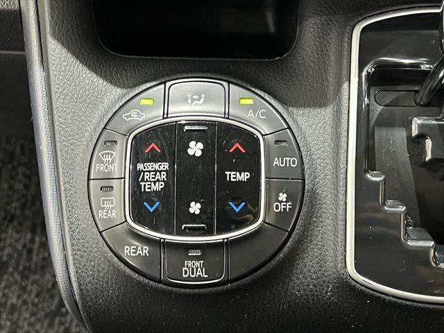 ヴォクシー ＺＳ　１０インチＢＩＧーＸナビ　両側パワースライドドア　バックカメラ　フルセグテレビ　Ｂｌｕｅｔｏｏｔｈ　禁煙車　ＬＥＤヘッドライト　モデリスタエアロ　スマートキー　ダブルエアコン　純正１６インチアルミ（40枚目）