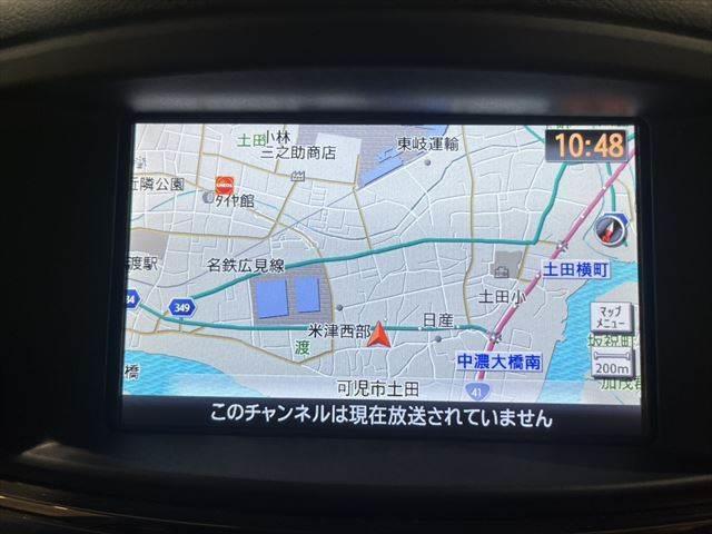エルグランド ２５０ハイウェイスタープレミアム　禁煙車　純正ＨＤＤナビ　アラウンドビューモニター　衝突軽減ブレーキ　レーダークルーズコントロール　両側パワースライドドア　フルセグＴＶ　ＬＥＤヘッドライト　本革シート　Ｂｌｕｅｔｏｏｔｈ　パワーシート（4枚目）