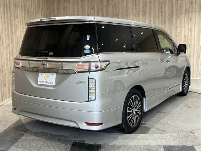 エルグランド ２５０ハイウェイスタープレミアム　禁煙車　純正ＨＤＤナビ　アラウンドビューモニター　衝突軽減ブレーキ　レーダークルーズコントロール　両側パワースライドドア　フルセグＴＶ　ＬＥＤヘッドライト　本革シート　Ｂｌｕｅｔｏｏｔｈ　パワーシート（19枚目）
