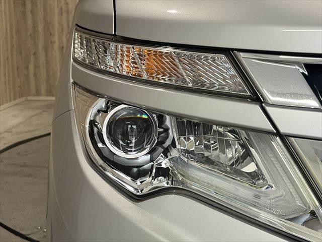 エルグランド ２５０ハイウェイスタープレミアム　禁煙車　純正ＨＤＤナビ　アラウンドビューモニター　衝突軽減ブレーキ　レーダークルーズコントロール　両側パワースライドドア　フルセグＴＶ　ＬＥＤヘッドライト　本革シート　Ｂｌｕｅｔｏｏｔｈ　パワーシート（23枚目）
