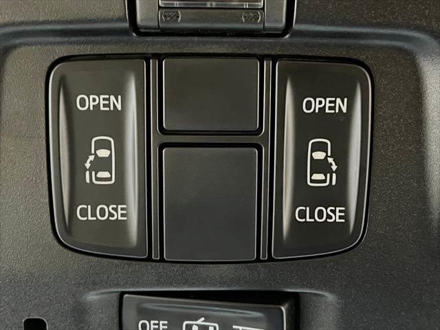 アルファード Ｘ　禁煙車　メモリーナビ　フルセグＴＶ　バックカメラ　両側パワースライドドア　衝突軽減ブレーキ　ＬＥＤヘッドライト　クリアランスソナー　クルーズコントロール　ミュージックサーバー　オットマン　スマートキー（7枚目）