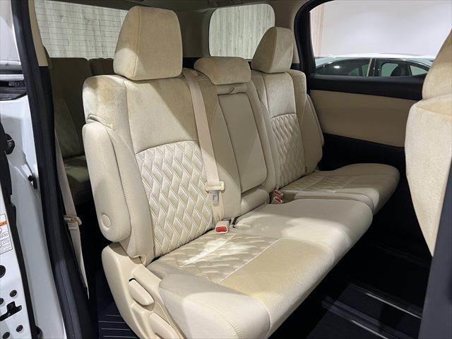 アルファード Ｘ　禁煙車　メモリーナビ　フルセグＴＶ　バックカメラ　両側パワースライドドア　衝突軽減ブレーキ　ＬＥＤヘッドライト　クリアランスソナー　クルーズコントロール　ミュージックサーバー　オットマン　スマートキー（9枚目）