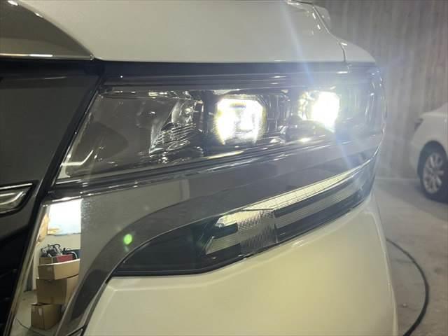 アルファード Ｘ　禁煙車　メモリーナビ　フルセグＴＶ　バックカメラ　両側パワースライドドア　衝突軽減ブレーキ　ＬＥＤヘッドライト　クリアランスソナー　クルーズコントロール　ミュージックサーバー　オットマン　スマートキー（13枚目）