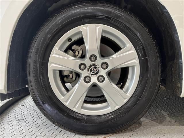 アルファード Ｘ　禁煙車　メモリーナビ　フルセグＴＶ　バックカメラ　両側パワースライドドア　衝突軽減ブレーキ　ＬＥＤヘッドライト　クリアランスソナー　クルーズコントロール　ミュージックサーバー　オットマン　スマートキー（15枚目）