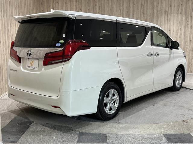 アルファード Ｘ　禁煙車　メモリーナビ　フルセグＴＶ　バックカメラ　両側パワースライドドア　衝突軽減ブレーキ　ＬＥＤヘッドライト　クリアランスソナー　クルーズコントロール　ミュージックサーバー　オットマン　スマートキー（19枚目）