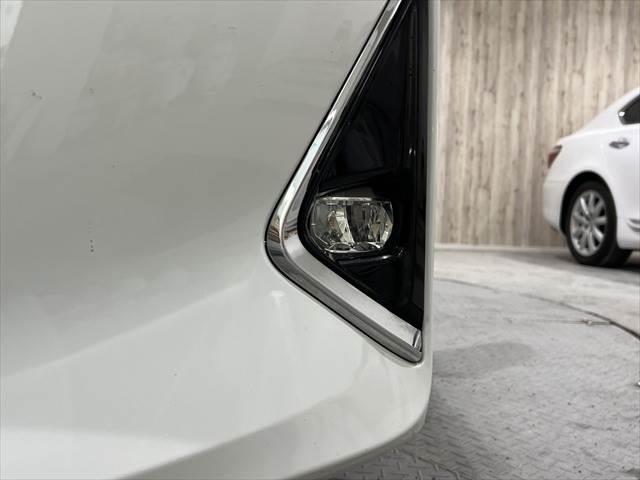 アルファード Ｘ　禁煙車　メモリーナビ　フルセグＴＶ　バックカメラ　両側パワースライドドア　衝突軽減ブレーキ　ＬＥＤヘッドライト　クリアランスソナー　クルーズコントロール　ミュージックサーバー　オットマン　スマートキー（26枚目）