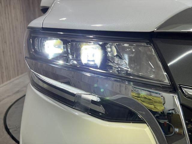 アルファード Ｘ　禁煙車　メモリーナビ　フルセグＴＶ　バックカメラ　両側パワースライドドア　衝突軽減ブレーキ　ＬＥＤヘッドライト　クリアランスソナー　クルーズコントロール　ミュージックサーバー　オットマン　スマートキー（32枚目）