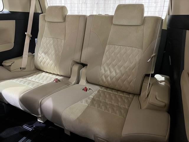 アルファード Ｘ　禁煙車　メモリーナビ　フルセグＴＶ　バックカメラ　両側パワースライドドア　衝突軽減ブレーキ　ＬＥＤヘッドライト　クリアランスソナー　クルーズコントロール　ミュージックサーバー　オットマン　スマートキー（38枚目）