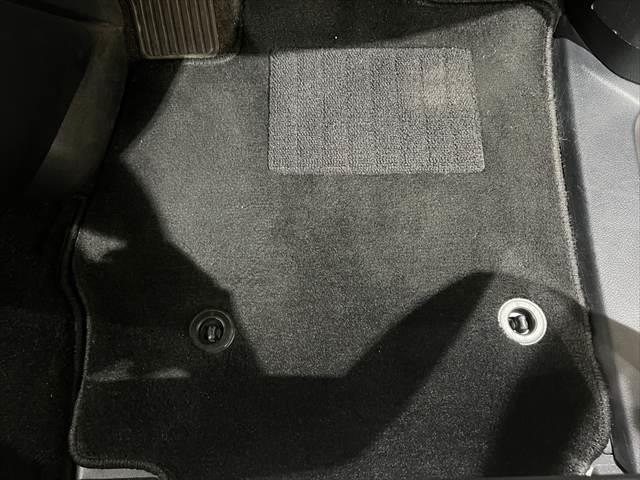 アルファード Ｘ　禁煙車　メモリーナビ　フルセグＴＶ　バックカメラ　両側パワースライドドア　衝突軽減ブレーキ　ＬＥＤヘッドライト　クリアランスソナー　クルーズコントロール　ミュージックサーバー　オットマン　スマートキー（53枚目）