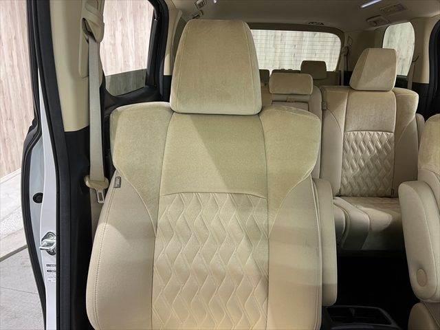 アルファード Ｘ　禁煙車　メモリーナビ　フルセグＴＶ　バックカメラ　両側パワースライドドア　衝突軽減ブレーキ　ＬＥＤヘッドライト　クリアランスソナー　クルーズコントロール　ミュージックサーバー　オットマン　スマートキー（57枚目）